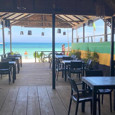 Secret Cabins At Firefly Beach Cottage Negril Esterno foto