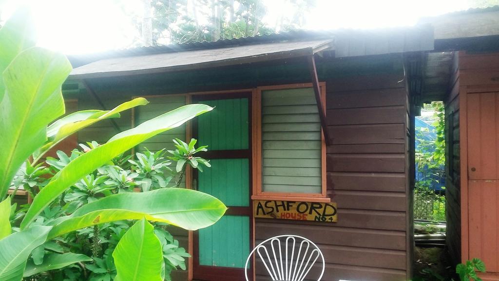 Secret Cabins At Firefly Beach Cottage Negril Esterno foto